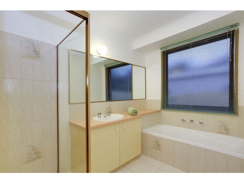 20 Rosemary Avenue, Croydon Hills VIC 3136