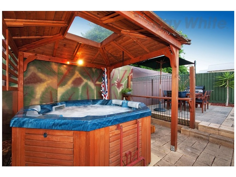 2, 4 MIRABEL Avenue, Ringwood East VIC 3135