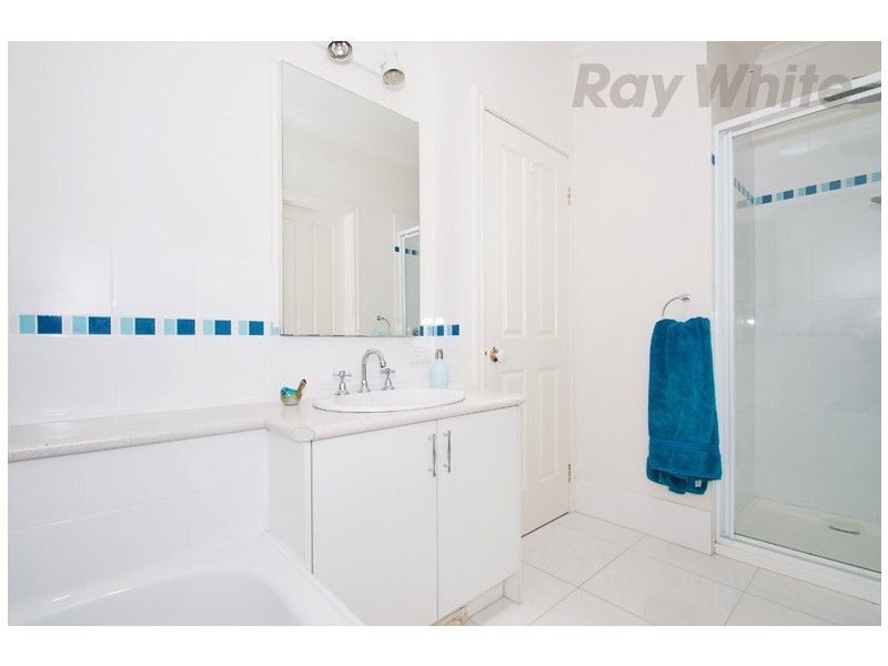 11 ROSEWOOD Place, Chirnside Park VIC 3116