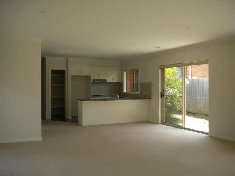 35 Balcombe Avenue, Mooroolbark VIC 3138