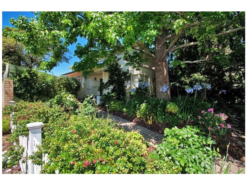 34 Knaith Road, Ringwood East VIC 3135