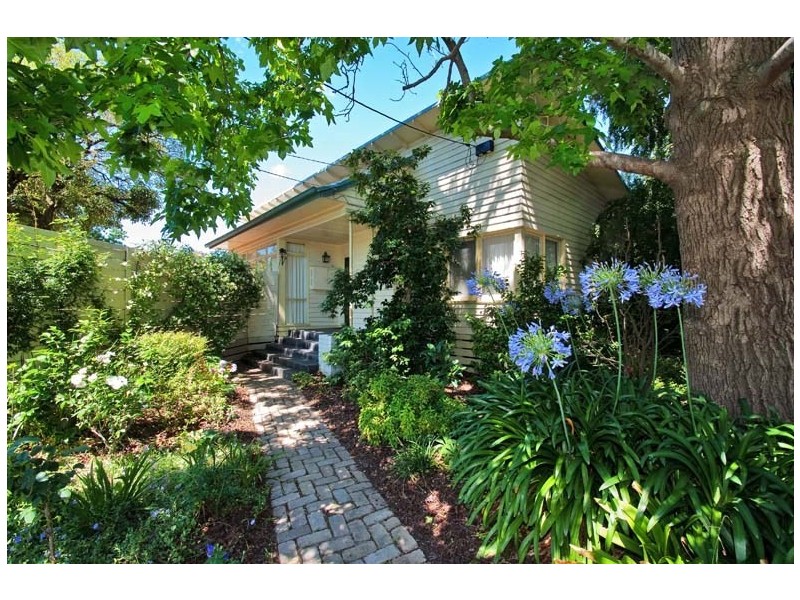 34 Knaith Road, Ringwood East VIC 3135