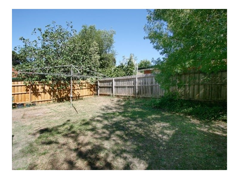 8A Field Street, Croydon VIC 3136