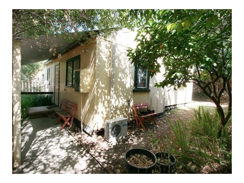 8A Field Street, Croydon VIC 3136