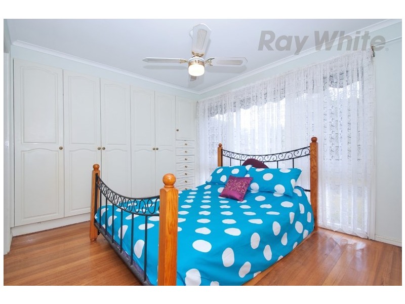 4 HARVEST Drive, Chirnside Park VIC 3116