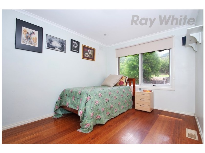 4 HARVEST Drive, Chirnside Park VIC 3116