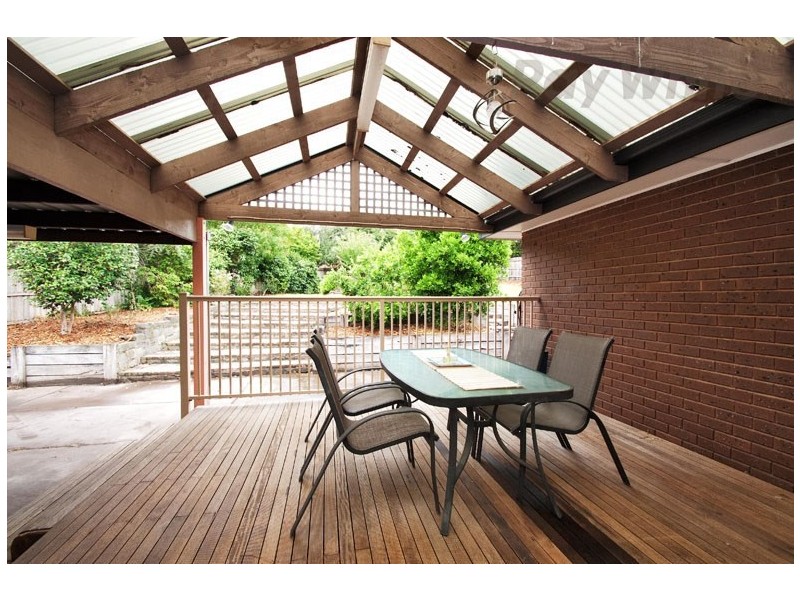 4 HARVEST Drive, Chirnside Park VIC 3116