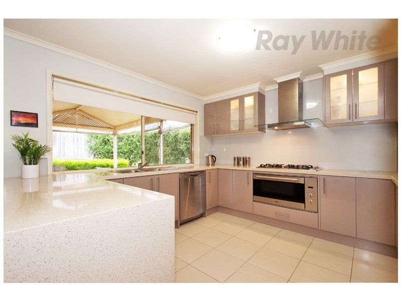 7 COMMERFORD Place, Chirnside Park VIC 3116