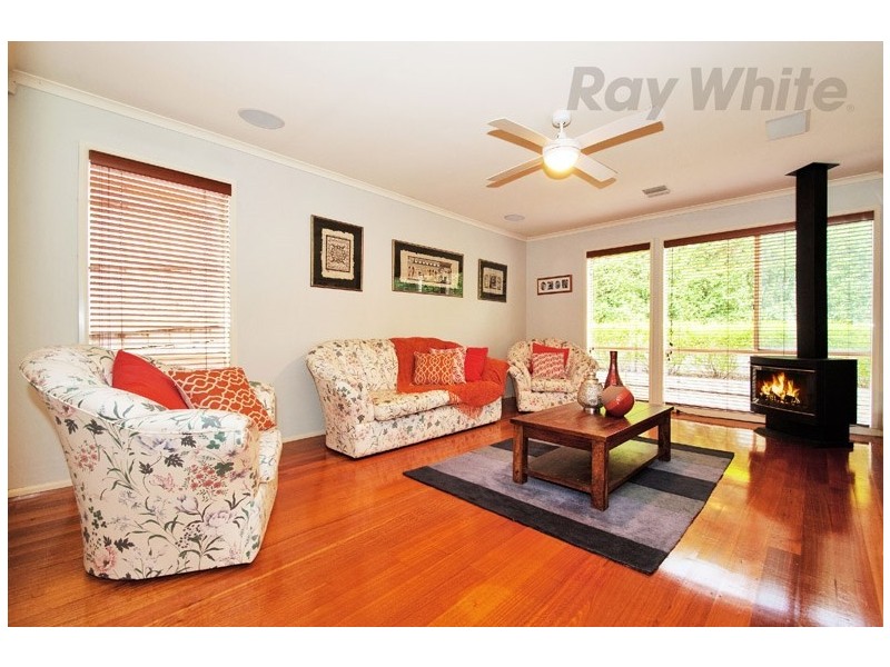 7 COMMERFORD Place, Chirnside Park VIC 3116