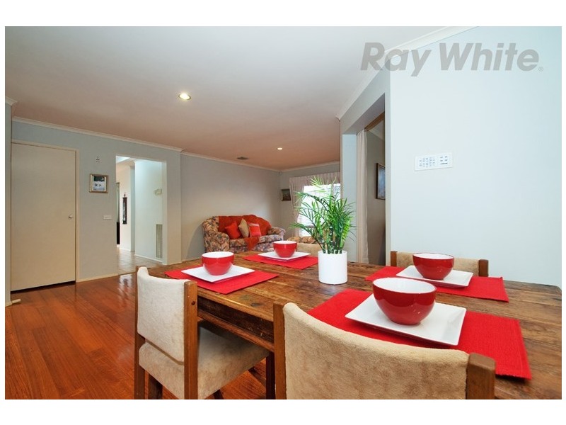 7 COMMERFORD Place, Chirnside Park VIC 3116