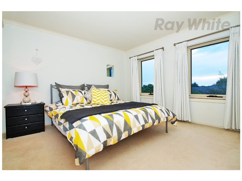 7 COMMERFORD Place, Chirnside Park VIC 3116