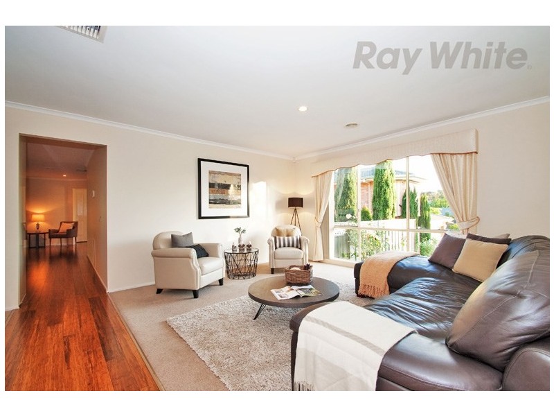 11 MAYFAIR Court, Chirnside Park VIC 3116