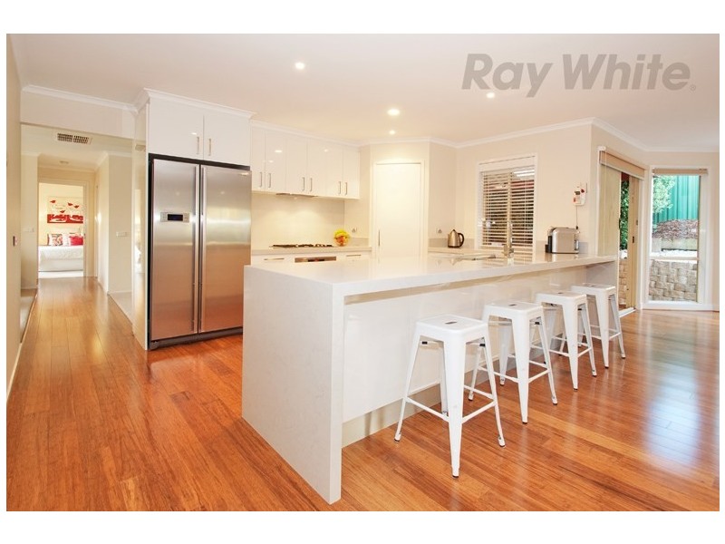 11 MAYFAIR Court, Chirnside Park VIC 3116