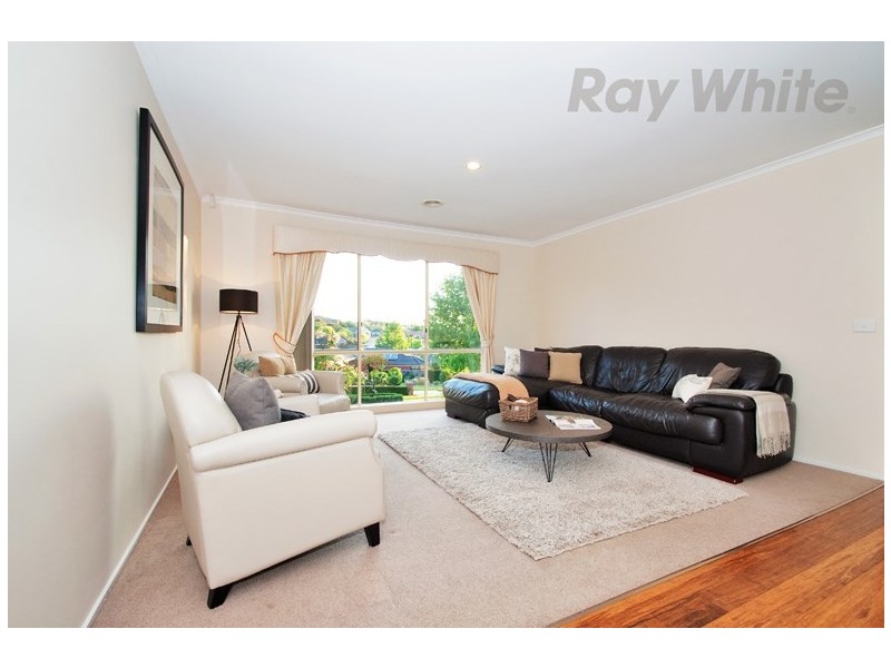11 MAYFAIR Court, Chirnside Park VIC 3116