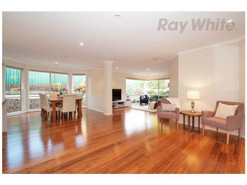 11 MAYFAIR Court, Chirnside Park VIC 3116