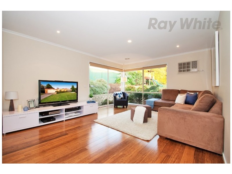 11 MAYFAIR Court, Chirnside Park VIC 3116