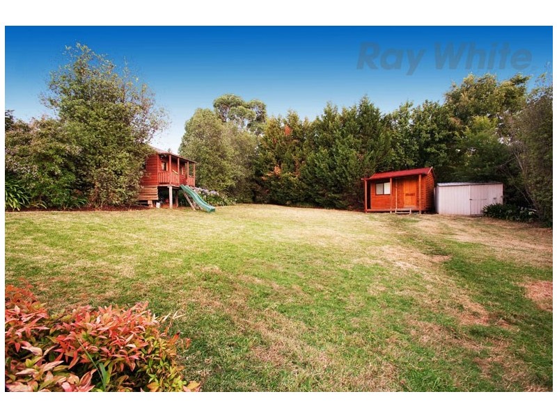 11 MAYFAIR Court, Chirnside Park VIC 3116