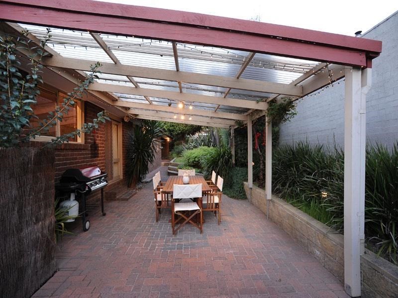 16 LEMONGROVE Crescent, Croydon Hills VIC 3136