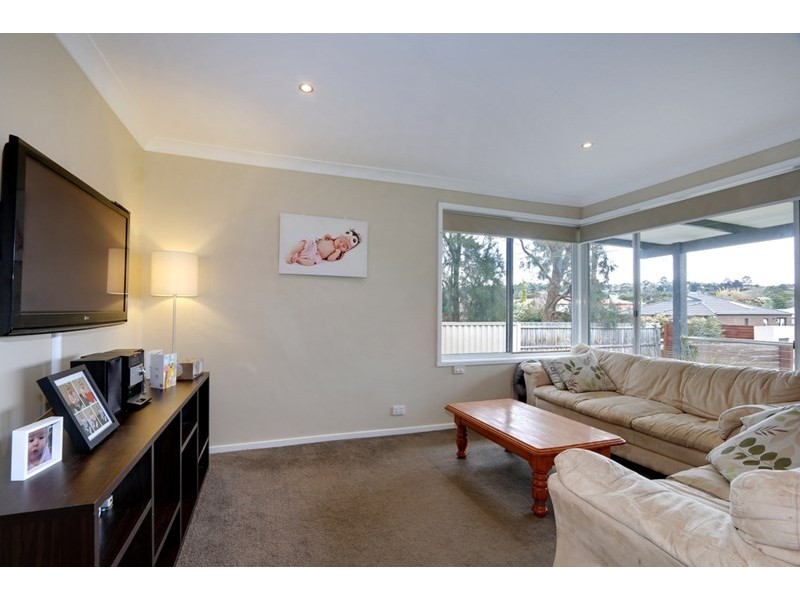 76 CAVE HILL Road, Lilydale VIC 3140