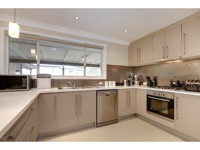 76 CAVE HILL Road, Lilydale VIC 3140