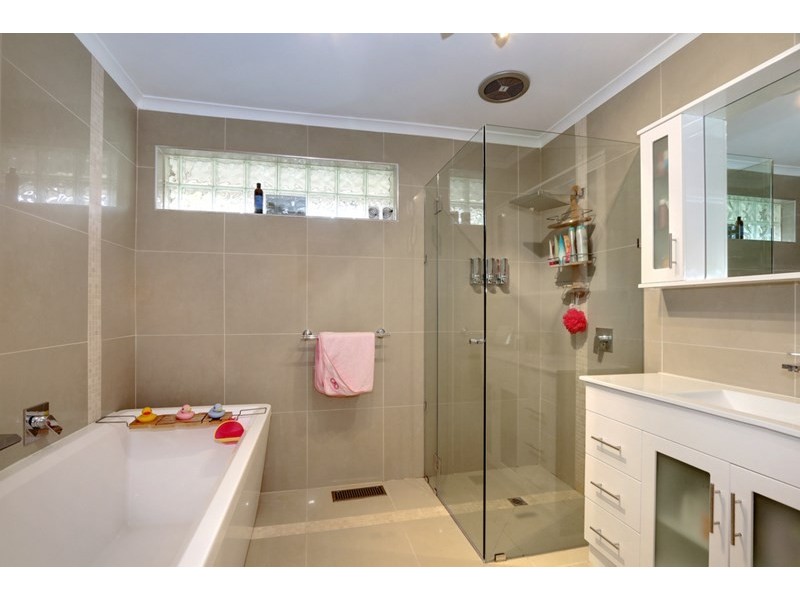 76 CAVE HILL Road, Lilydale VIC 3140