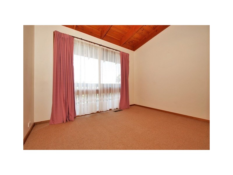 60 MEADOWGATE Drive, Chirnside Park VIC 3116