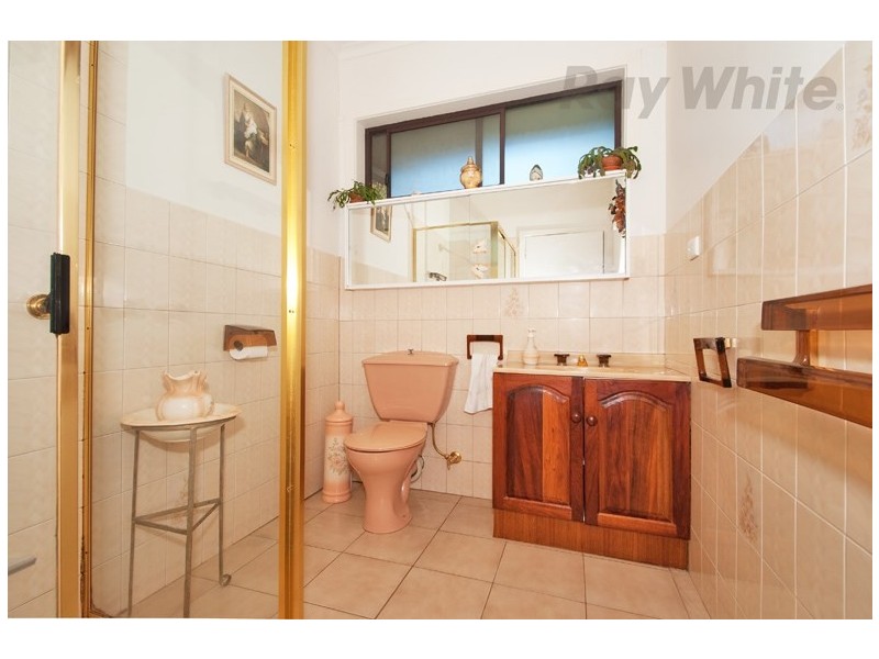 8 BARTLETT Avenue, Croydon VIC 3136