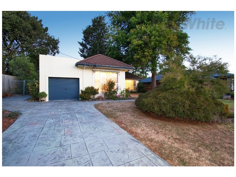 8 BARTLETT Avenue, Croydon VIC 3136