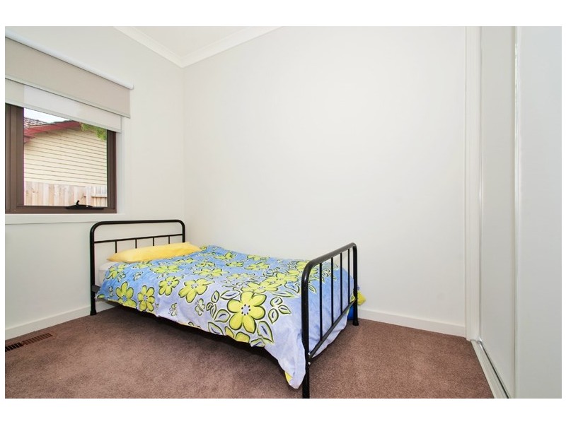 2/11 Holland Road, Ringwood East VIC 3135