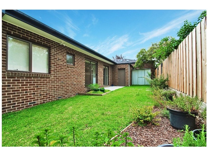 2/11 Holland Road, Ringwood East VIC 3135