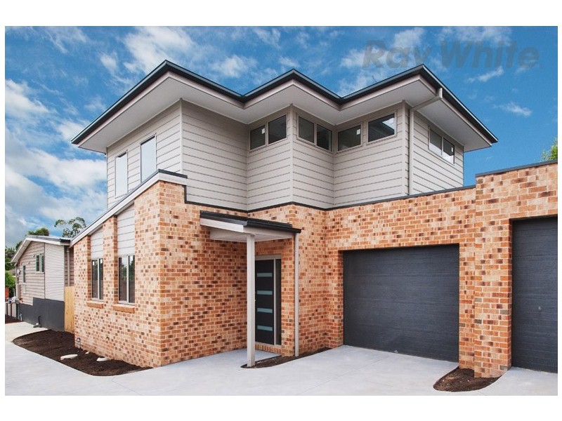 Unit 2, 4 CAROLE Avenue, Chirnside Park VIC 3116