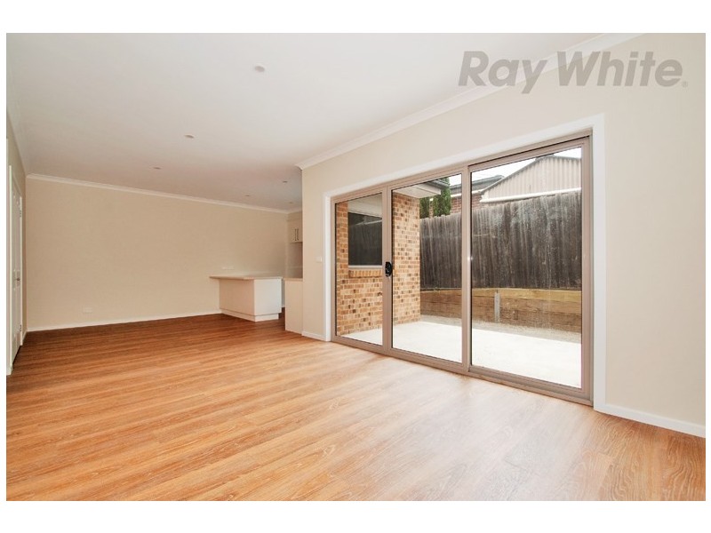 Unit 2, 4 CAROLE Avenue, Chirnside Park VIC 3116