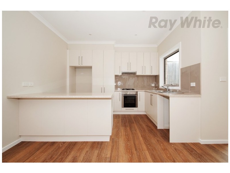 Unit 2, 4 CAROLE Avenue, Chirnside Park VIC 3116