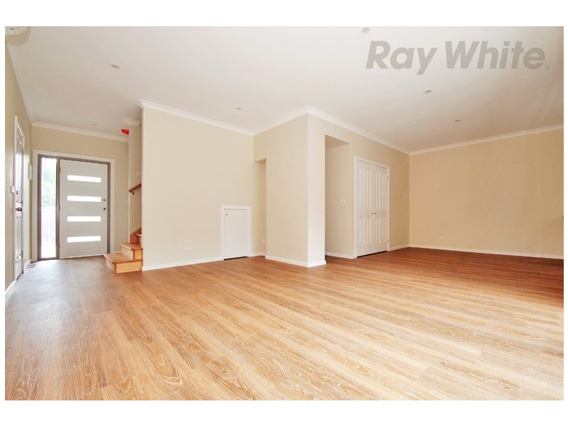Unit 2, 4 CAROLE Avenue, Chirnside Park VIC 3116