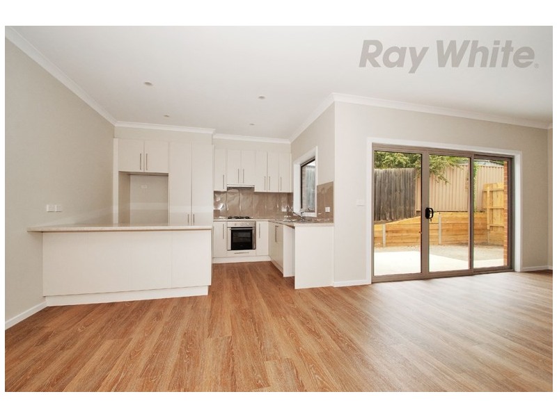 Unit 2, 4 CAROLE Avenue, Chirnside Park VIC 3116