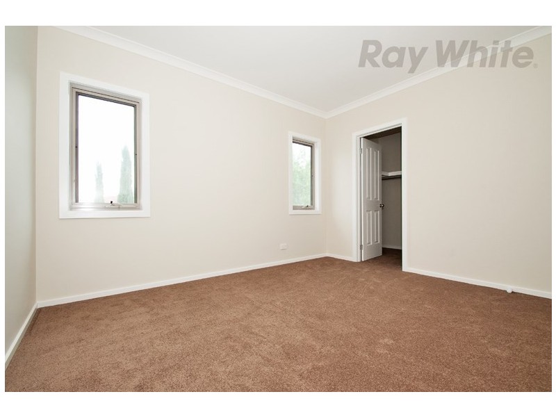 Unit 2, 4 CAROLE Avenue, Chirnside Park VIC 3116