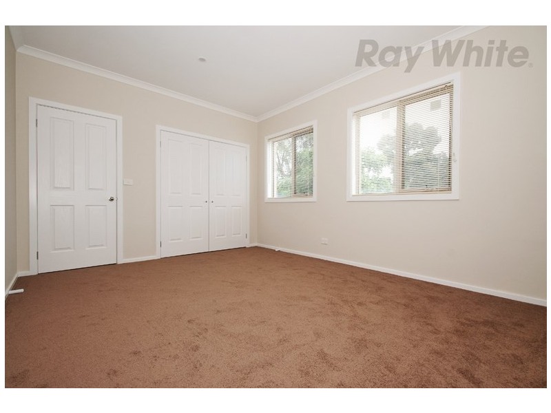 Unit 2, 4 CAROLE Avenue, Chirnside Park VIC 3116