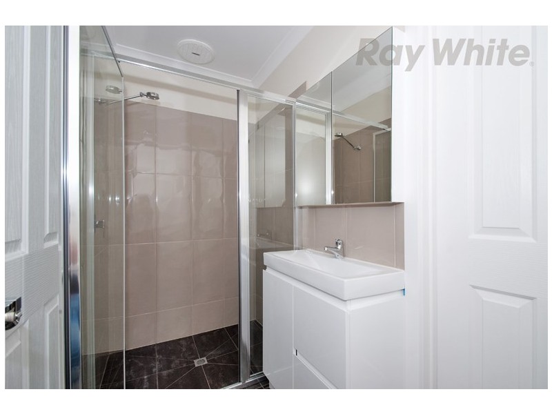 Unit 2, 4 CAROLE Avenue, Chirnside Park VIC 3116