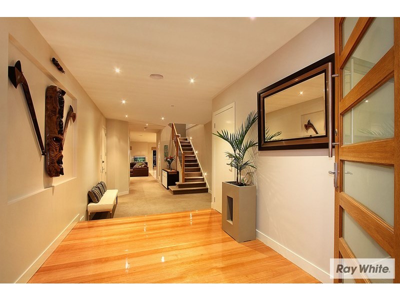 19 TUDOR Drive, Mooroolbark VIC 3138