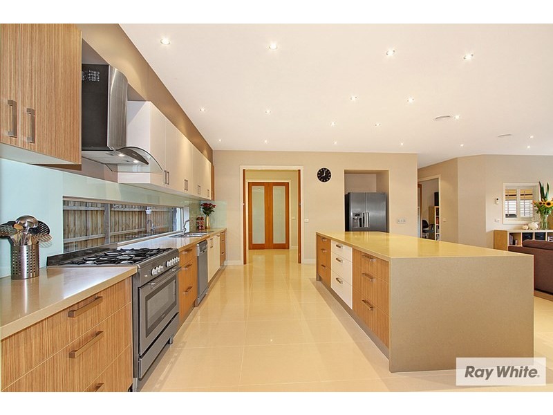 19 TUDOR Drive, Mooroolbark VIC 3138