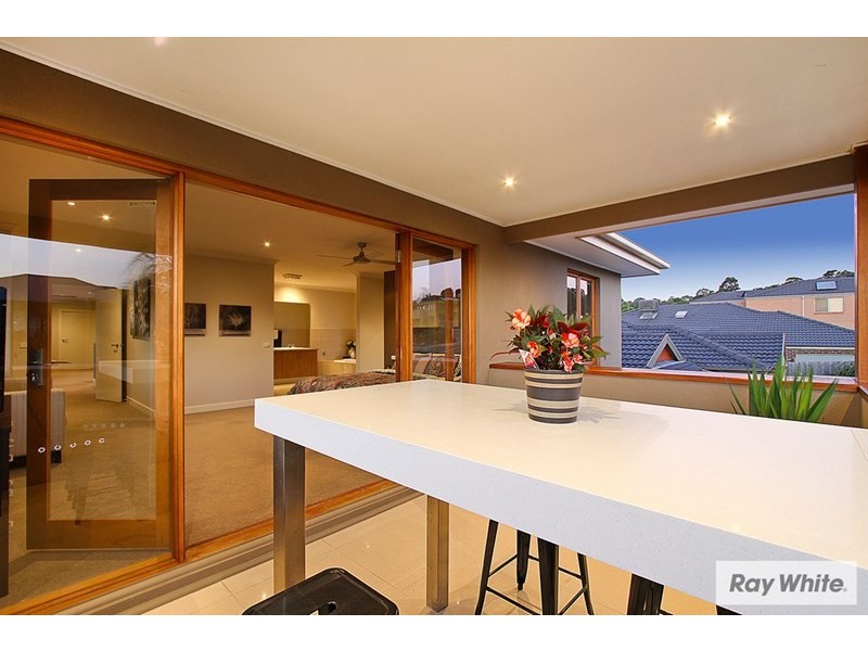 19 TUDOR Drive, Mooroolbark VIC 3138