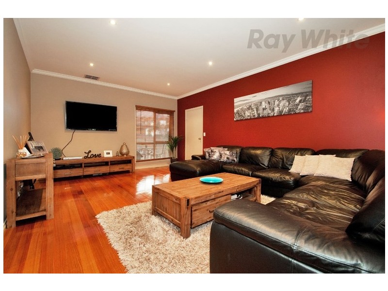 1/5 MOANA Drive, Mooroolbark VIC 3138