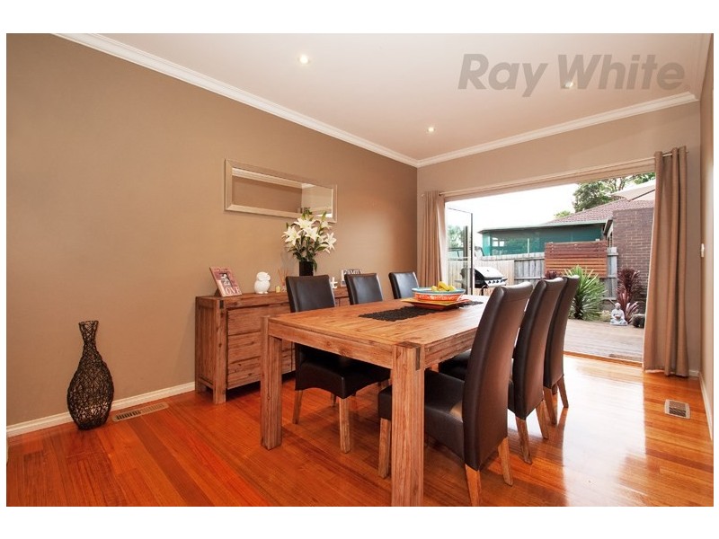 1/5 MOANA Drive, Mooroolbark VIC 3138