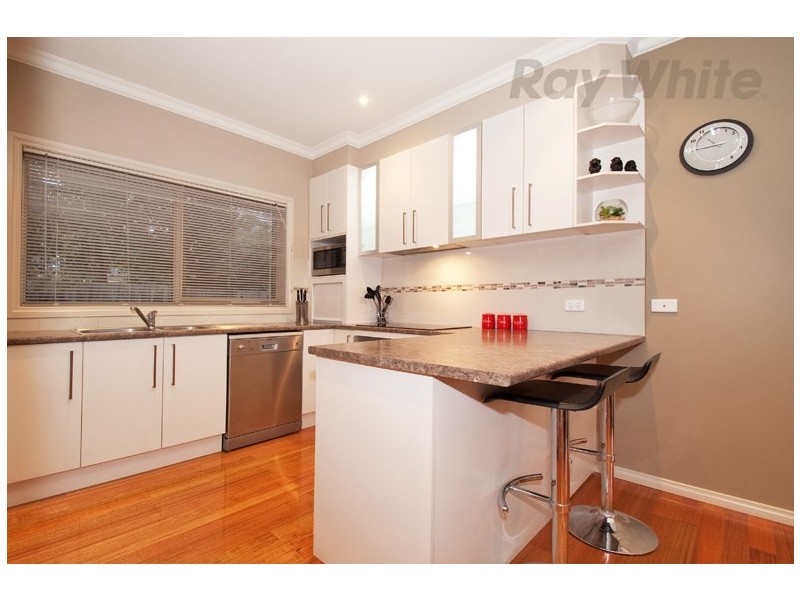 1/5 MOANA Drive, Mooroolbark VIC 3138