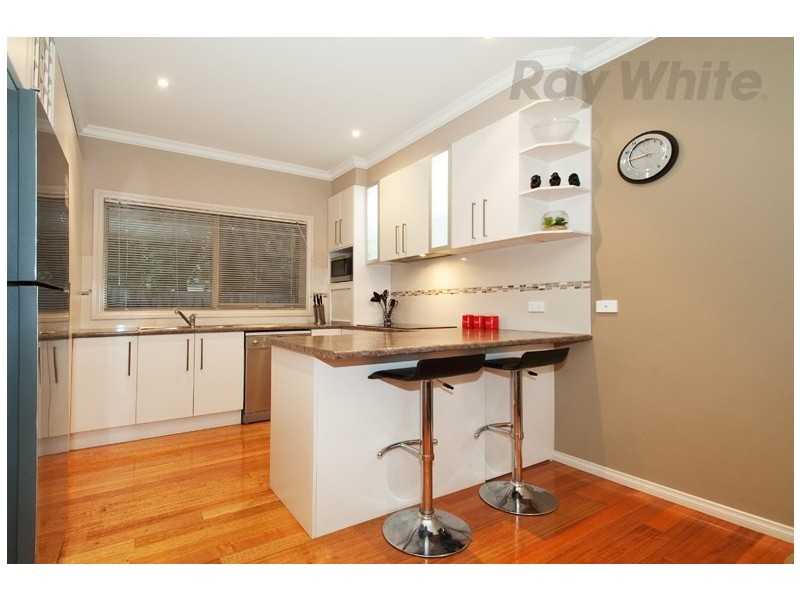 1/5 MOANA Drive, Mooroolbark VIC 3138