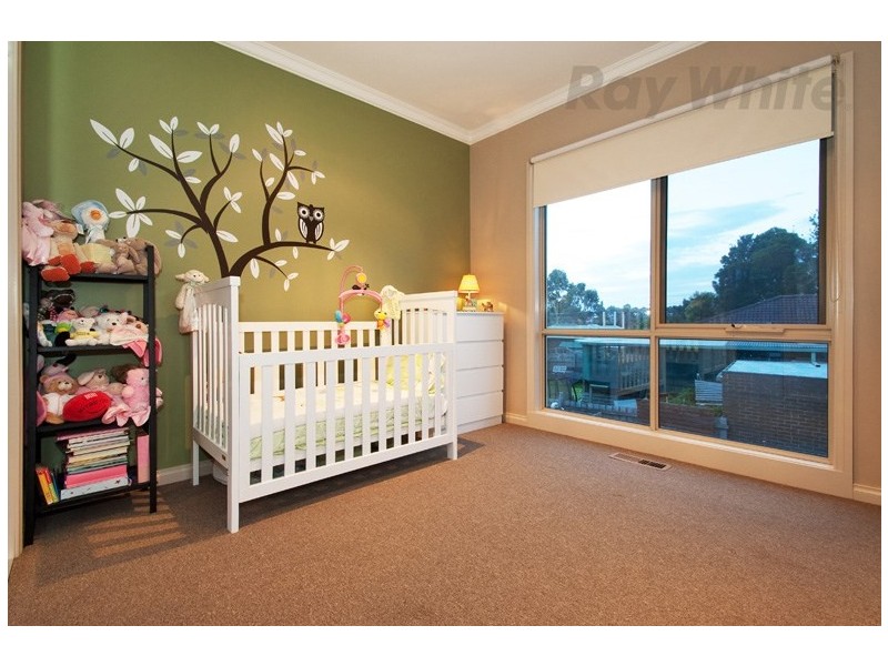 1/5 MOANA Drive, Mooroolbark VIC 3138