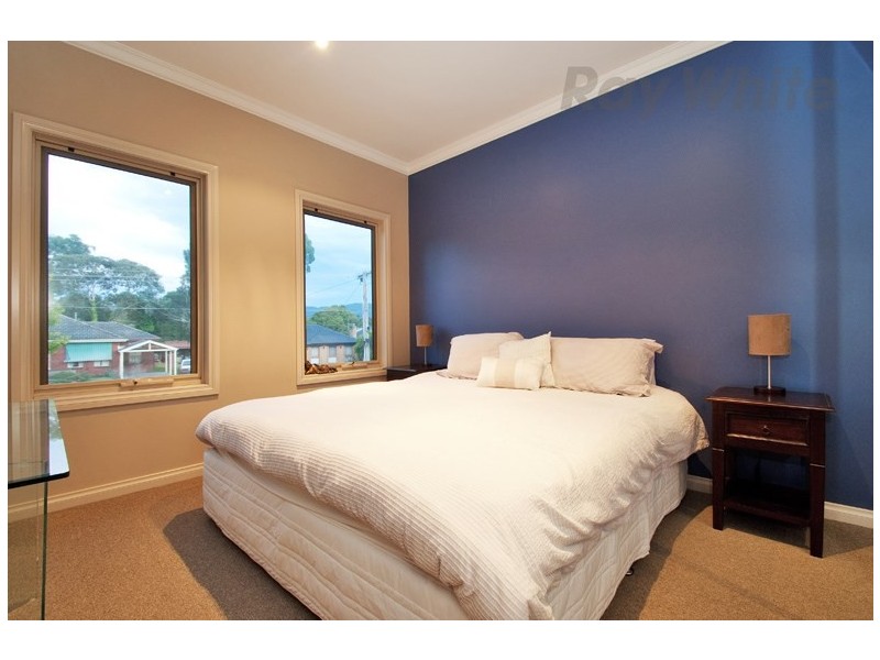 1/5 MOANA Drive, Mooroolbark VIC 3138