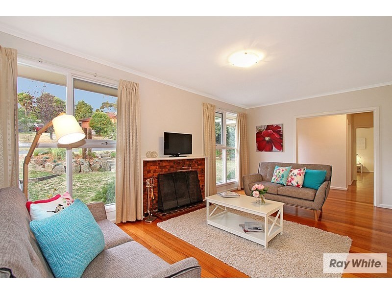 20 SWINBURNE Avenue, Mooroolbark VIC 3138