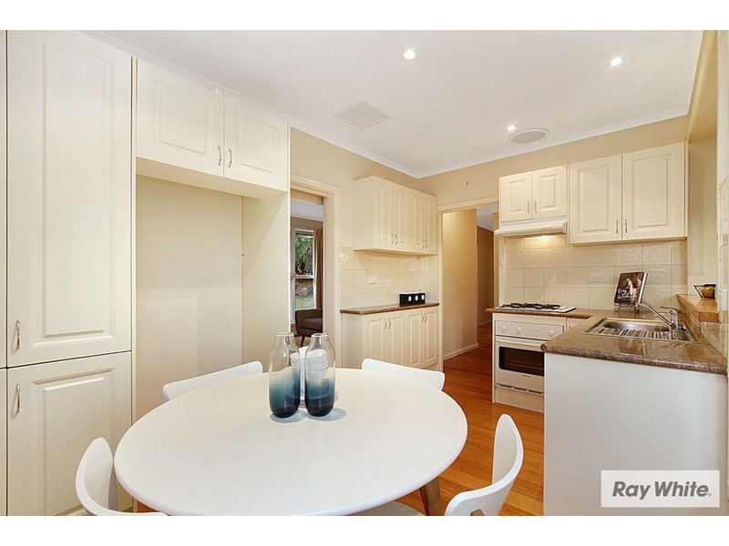 20 SWINBURNE Avenue, Mooroolbark VIC 3138