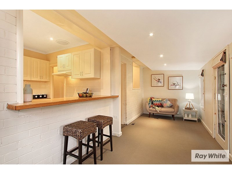 20 SWINBURNE Avenue, Mooroolbark VIC 3138